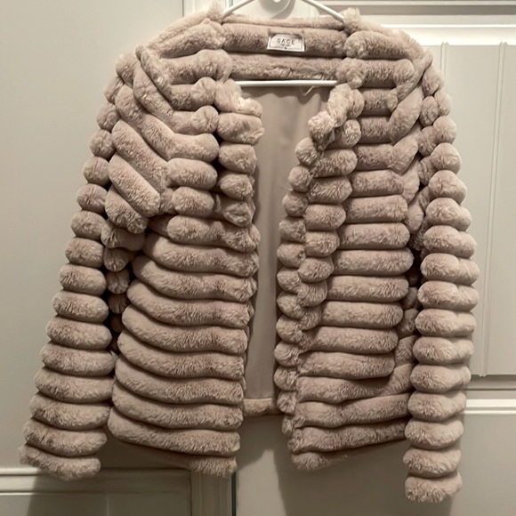 Sage Fur Coat - Picture 1 of 3